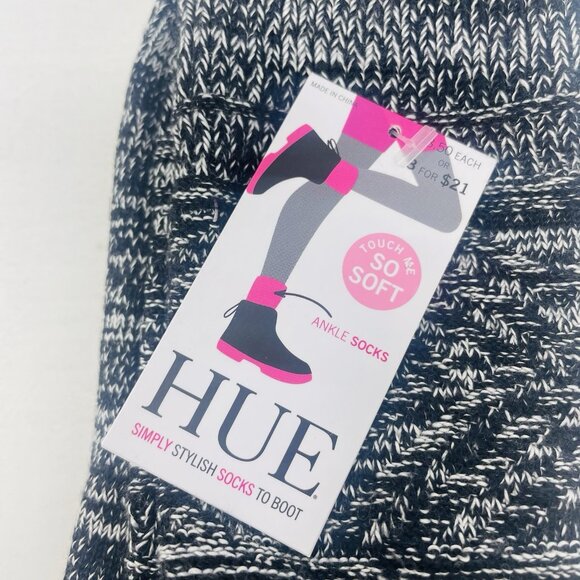 Hue Womens One Size Fits Most Diamond Print Supersoft Boot Socks in Black 717 - Picture 3 of 6